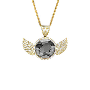 TOOKIE AND RAYMOND LEE Wings Gold Pendant with Rope Chain